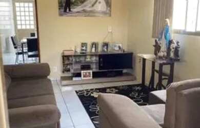 Imagem: A casa possui 2 Dormitórios, 1 Banheiro, 95m² de Área e