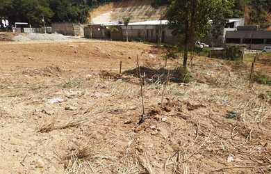 Imagem 15: Terreno no Bairro Carlos Chagas com 2417m2, em frente ao Educandário