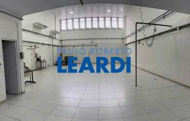 Imagem: O depósito possui 600m² de Área e está localizado em Água