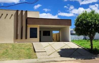 Imagem: A casa em condomínio possui 3 Dormitórios e está localizado