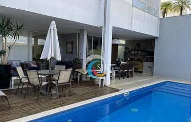 Imagem: A casa em condomínio possui 3 Dormitórios, 5 Banheiros, 4