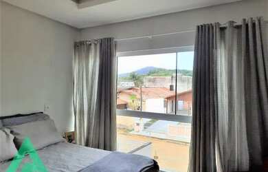 Imagem 6: Lindo sobrado semi mobiliado à venda, no Bairro Santa Terezinha em Gaspar!