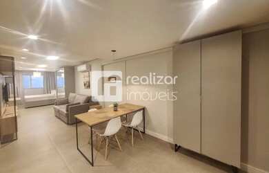 Imagem: O studio possui 1 Dormitório, 1 Banheiro, 40m² de Área e