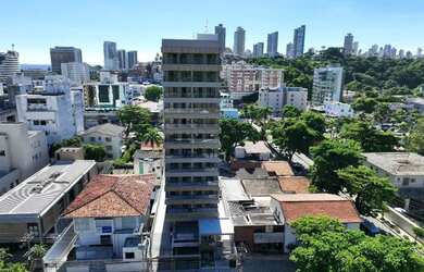 Imagem: O apartamento possui 1 Dormitório, 1 Banheiro, 1 Vaga na garagem