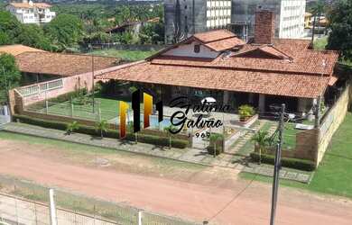 Imagem: A casa possui 1 Dormitório, 4 Banheiros, 4 Vagas na garagem