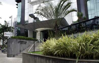 Imagem: O depósito possui 2 Vagas na garagem, 53m² de Área e está