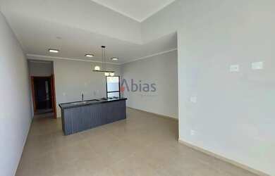 Imagem: A casa possui 2 Dormitórios, 2 Banheiros, 2 Vagas na garagem