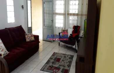 Imagem: A casa possui 3 Dormitórios, 3 Banheiros, 2 Vagas na garagem