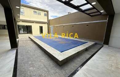 Imagem: A casa em condomínio possui 5 Dormitórios, 4 Banheiros e 4