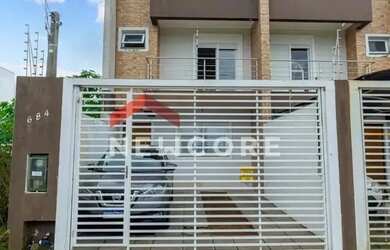 Imagem: A casa possui 3 Dormitórios, 3 Banheiros, 2 Vagas na garagem