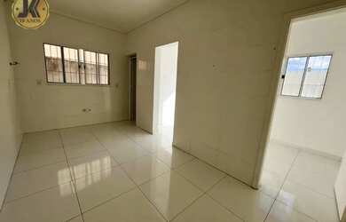 Imagem: O depósito para alugar possui 1 Vaga na garagem e 17m² de