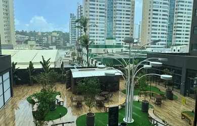 Imagem: O apartamento possui 1 Dormitório, 1 Banheiro, 1 Vaga na garagem