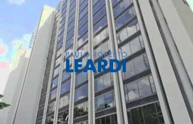 Imagem: O depósito possui 5 Vagas na garagem e 374m² de Área e está