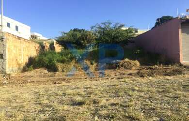 Imagem: O terreno possui 360m² de Área e está localizado em Chanadour