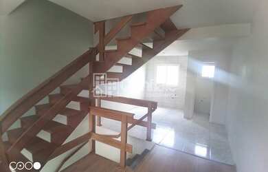 Imagem: A casa possui 2 Dormitórios, 1 Banheiro, 2 Vagas na garagem