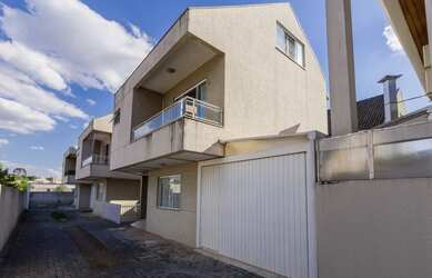 Imagem: A casa em condomínio possui 3 Dormitórios, 3 Banheiros, 2