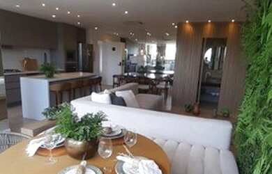 Imagem: O apartamento possui 4 Dormitórios, 1 Banheiro, 2 Vagas na