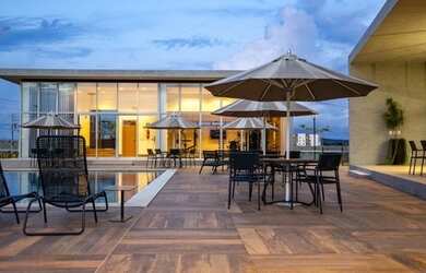 Imagem: O terreno possui 200m² de Área e está localizado em Sim