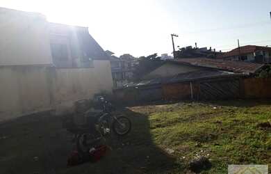 Imagem: O terreno possui 200m² de Área e está localizado em Ingleses