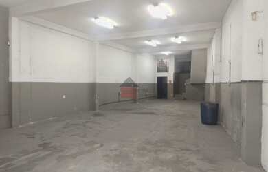 Imagem: O depósito possui 4 Vagas na garagem e 324m² de Área e está