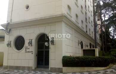 Imagem: O apartamento possui 3 Dormitórios, 1 Banheiro, 2 Vagas na