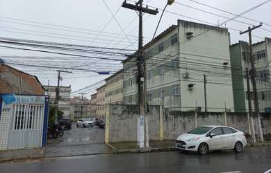 Imagem: O apartamento possui 3 Dormitórios, 1 Banheiro, 1 Vaga na garagem