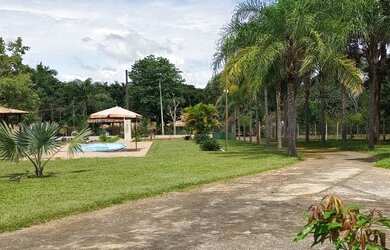 Imagem: A casa em condomínio possui 5 Dormitórios, 3 Banheiros, 5