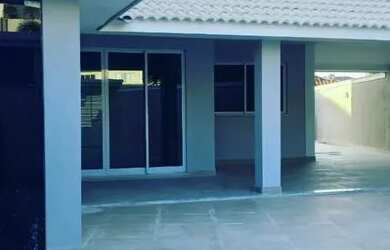 Imagem: A casa em condomínio possui 5 Dormitórios, 5 Banheiros, 3