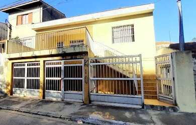 Imagem: A casa possui 3 Dormitórios, 2 Banheiros, 2 Vagas na garagem