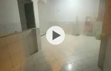 Imagem: A casa possui 2 Dormitórios, 1 Banheiro, 1m² de Área e está