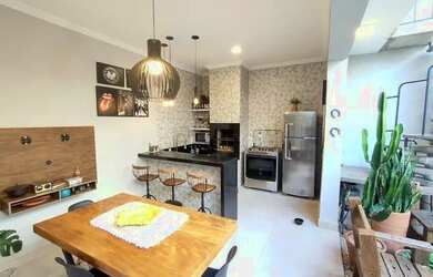 Imagem: A casa possui 2 Dormitórios, 1 Banheiro, 4 Vagas na garagem