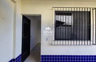 Imagem: A casa possui 2 Dormitórios, 2 Banheiros, 1 Vaga na garagem