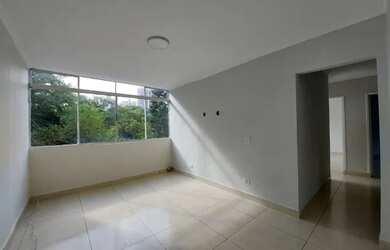 Imagem: O apartamento possui 3 Dormitórios, 1 Banheiro, 2 Vagas na