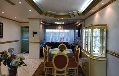 Imagem: A casa possui 4 Dormitórios, 4 Banheiros, 2 Vagas na garagem