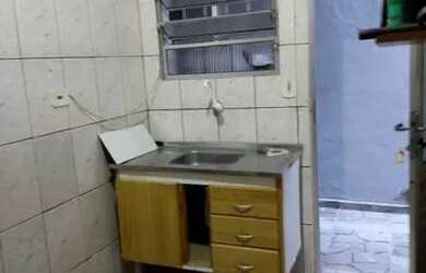 Imagem: A casa possui 1 Dormitório, 1 Banheiro e está localizado