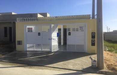 Imagem: A casa possui 2 Dormitórios, 1 Banheiro, 1 Vaga na garagem