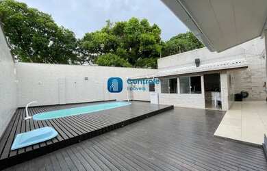 Imagem: A casa possui 4 Dormitórios, 1 Banheiro, 1 Vaga na garagem