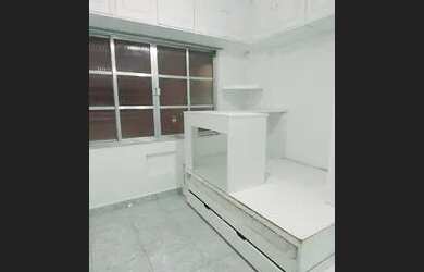 Imagem 11: Alugo apartamento semimobiliado de 02 quartos dependência em Copacabana...