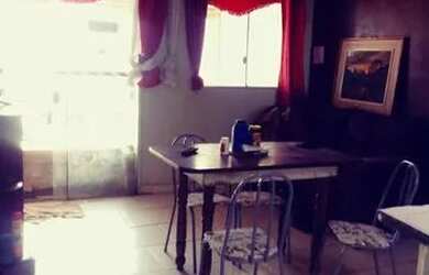 Imagem: A casa possui 2 Dormitórios, 2 Banheiros, 3 Vagas na garagem