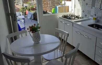 Imagem: A casa em condomínio possui 2 Dormitórios, 1 Banheiro, 49m²