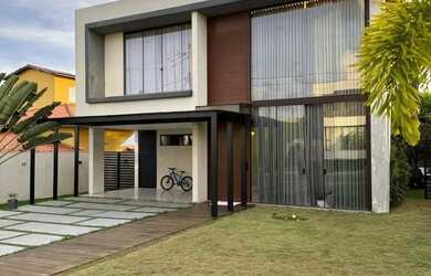 Imagem: A casa em condomínio possui 4 Dormitórios, 5 Banheiros, 4