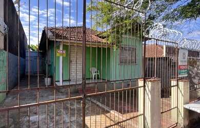 Imagem 3: VENDE CASA DE MADEIRA PROXIMO AO CENTRO
