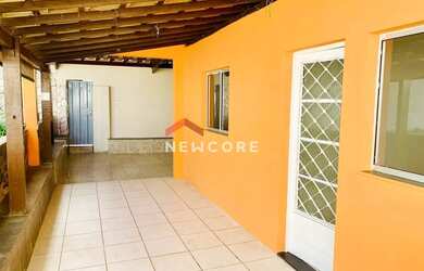 Imagem: A casa possui 2 Dormitórios, 2 Banheiros, 4 Vagas na garagem