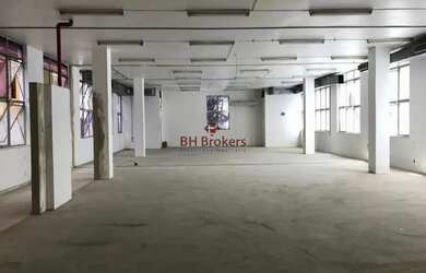 Imagem: O depósito possui 4 Vagas na garagem e 756m² de Área e está