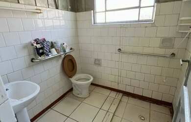 Imagem 8: VENDE CASA DE MADEIRA PROXIMO AO CENTRO