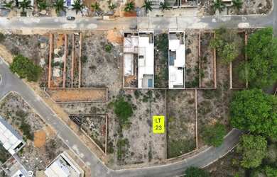 Imagem: O terreno possui 204m² de Área e está localizado em Loteamento