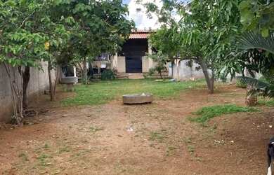 Imagem 3: Lote de 400m² com casa. 1 Banheiroe1 Dormitório