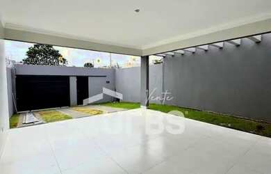 Imagem: A casa possui 3 Dormitórios, 2 Banheiros, 2 Vagas na garagem