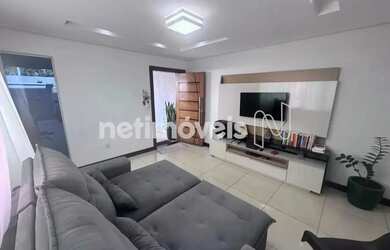 Imagem: A casa possui 3 Dormitórios, 3 Banheiros, 3 Vagas na garagem