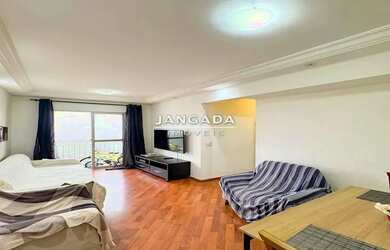 Imagem: O apartamento possui 3 Dormitórios, 1 Banheiro, 1 Vaga na garagem